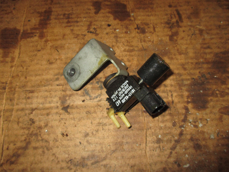 Suzuki DF150A 150hp 4 stroke outboard Evac purge valve (18117-93J00)