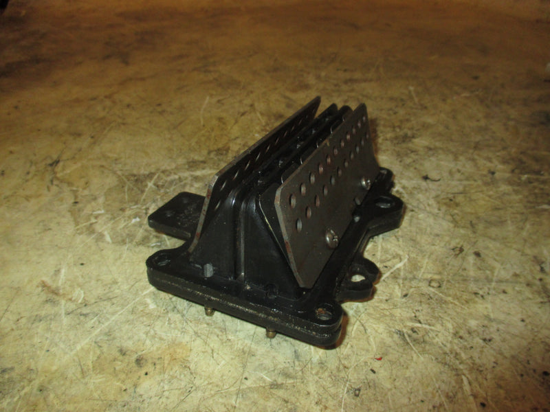 Mercury 25hp 2 Stroke Outboard intake manifold and reeds (14112T)