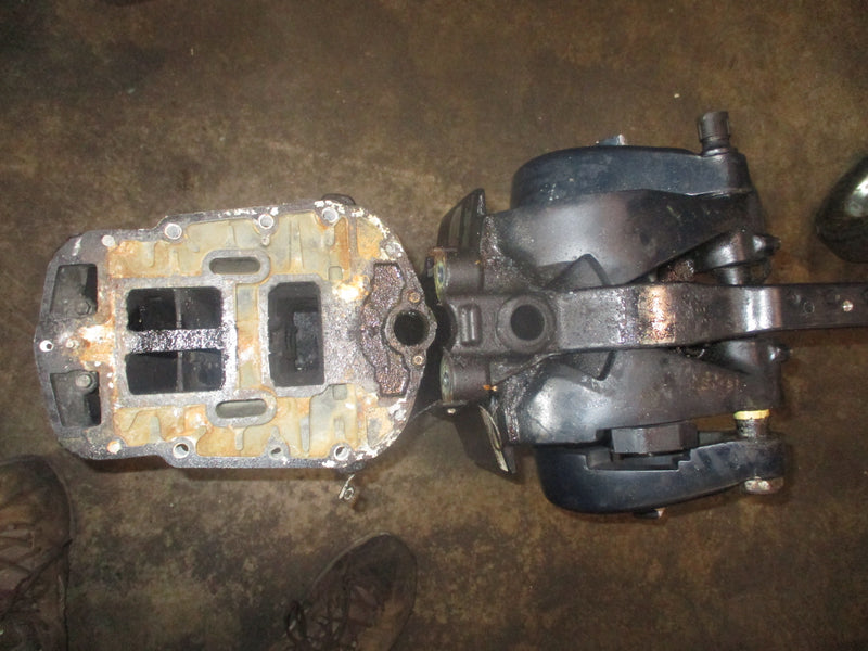 Evinrude Ficht 90hp 2 stroke outboard 20" shaft midsection