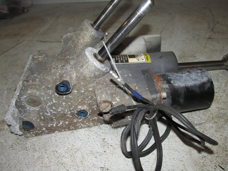 Mercury Optimax 150hp 2 Stroke Outboard Tilt Trim Unit