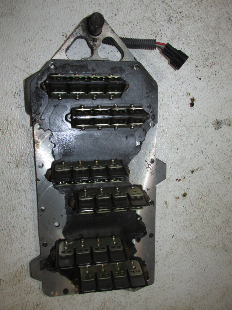Mercury Optimax 135hp 2 Stroke Outboard Intake Manifold and Reeds