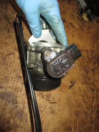 Load image into Gallery viewer, Suzuki DF150 150hp 4 stroke outboard throttle body (13300-96J00)
