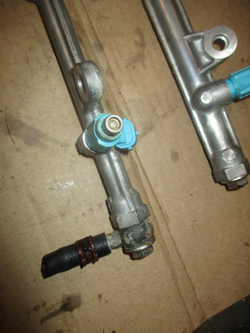 Suzuki DF250 4 stroke outboard Fuel rail and injector set 15710-93J00
