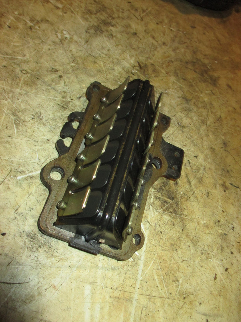 Mercury mariner 25hp 2 Stroke Outboard intake manifold and reeds (14112T)
