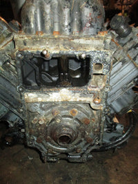 Load image into Gallery viewer, Evinrude 110hp 2 stroke outboard crankcase powerhead
