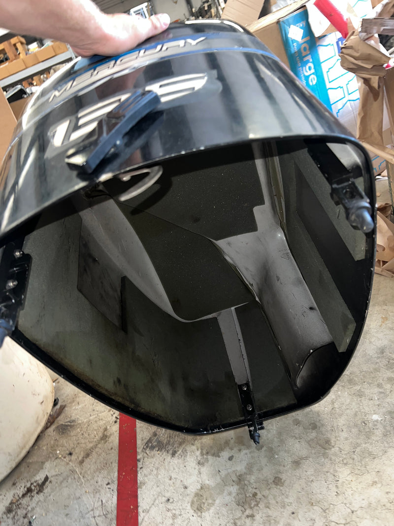 Mercury Optimax 2.5L 135hp outboard top cowling