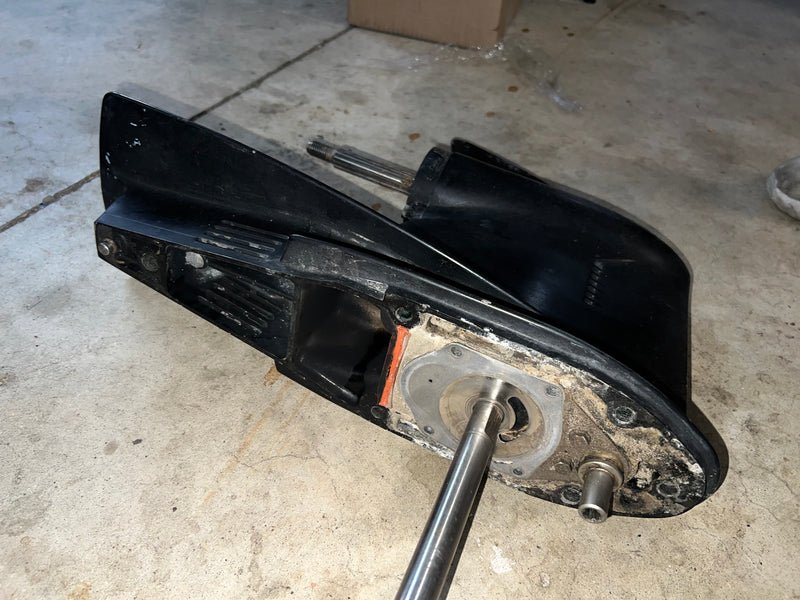 Mercury 50hp 2 Stroke Outboard 20 inch lower unit (PARTS)