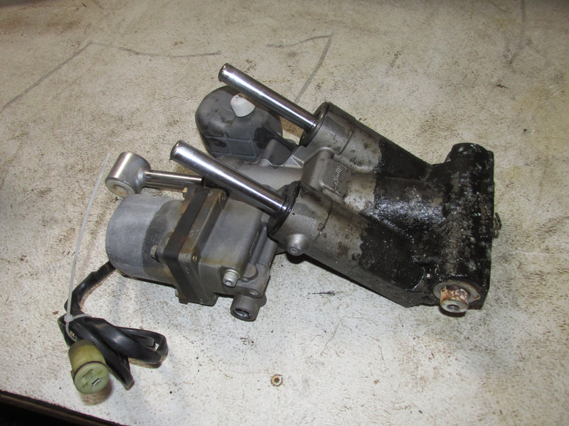 Johnson/Suzuki DF140 140hp Outboard Tilt Trim Unit
