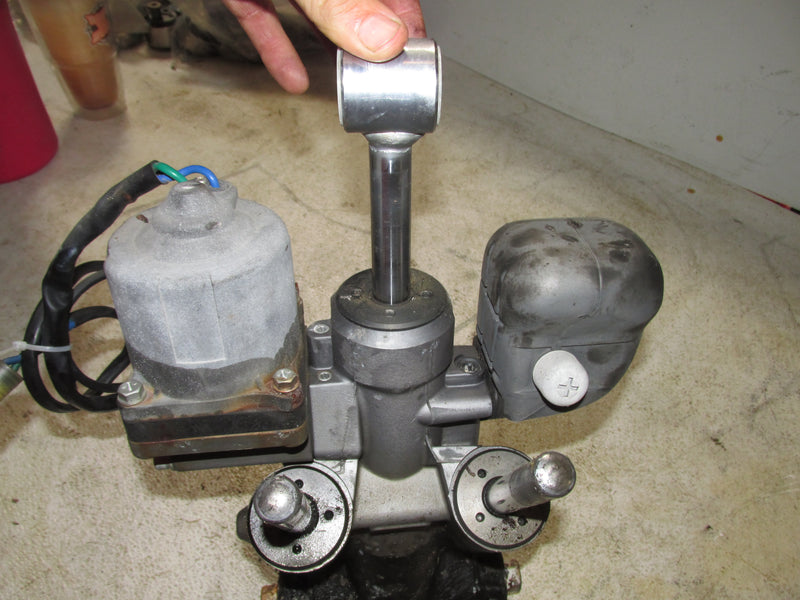 Johnson/Suzuki DF140 140hp Outboard Tilt Trim Unit
