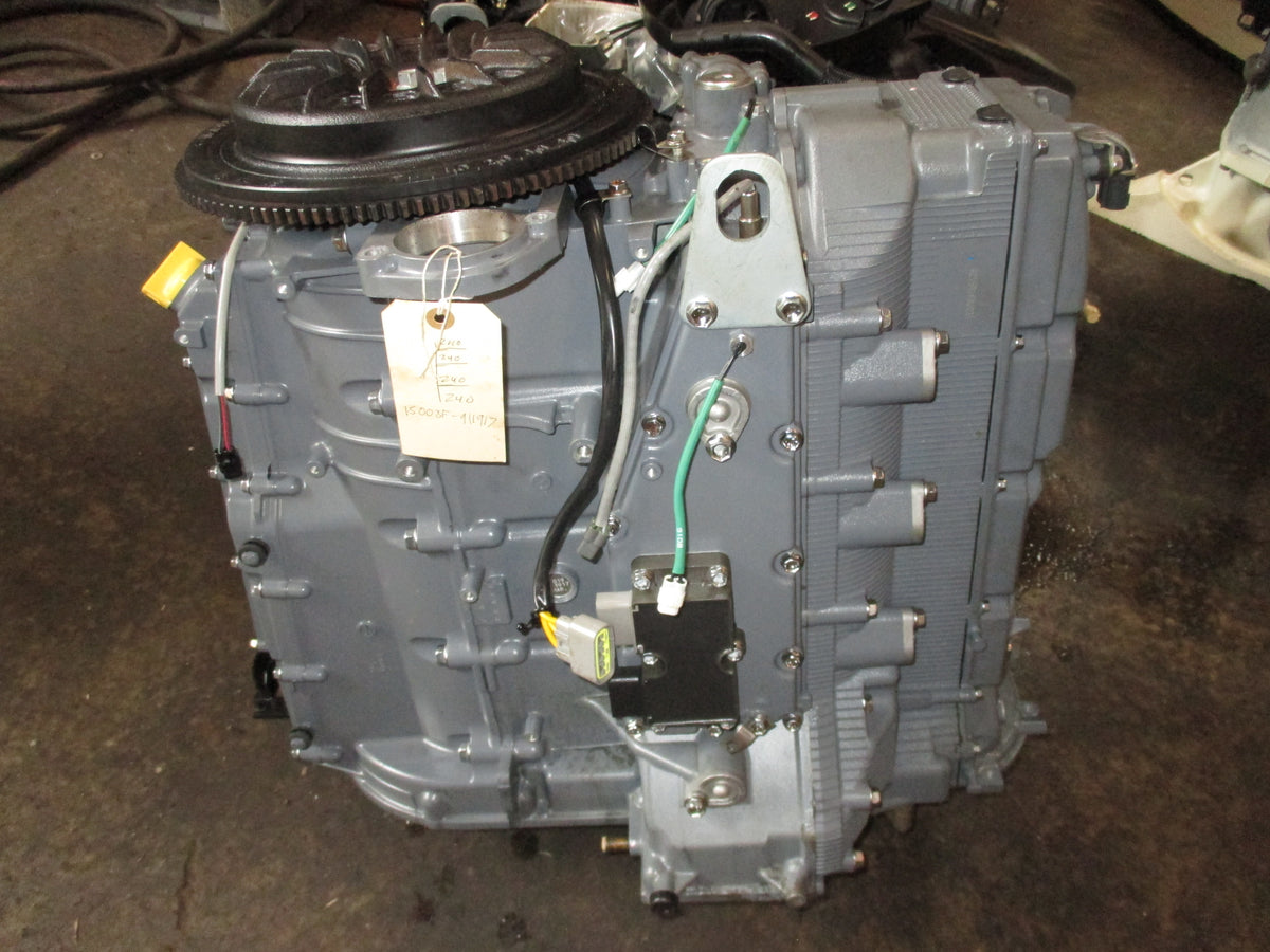 Suzuki DF150A 150hp 4 stroke outboard crankcase powerhead