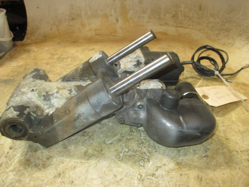 Johnson 150hp 60 Degree 2 stroke outboard tilt trim unit