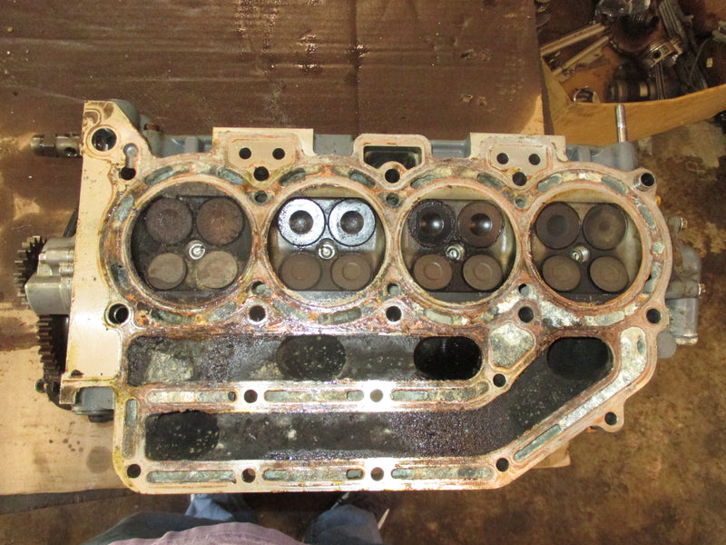 Suzuki DF115 115hp outboard Cylinder Head