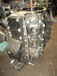 Load image into Gallery viewer, Johnson 150hp 60 Degree 2 stroke outboard crankcase powerhead
