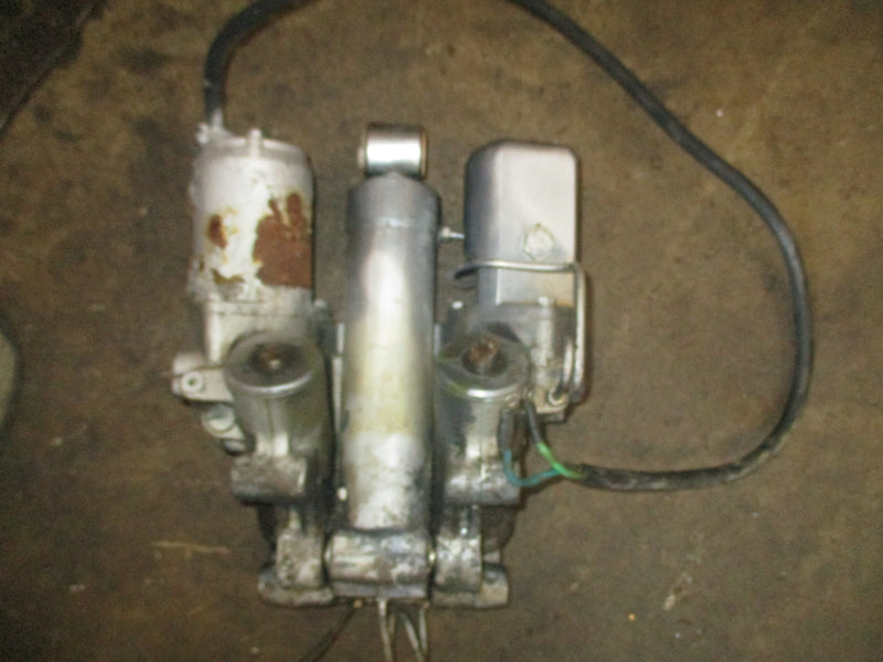 Yamaha 225hp 2 stroke Precision Blend outboard tilt trim unit