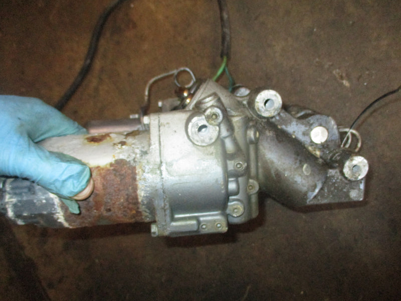 Yamaha 225hp 2 stroke Precision Blend outboard tilt trim unit