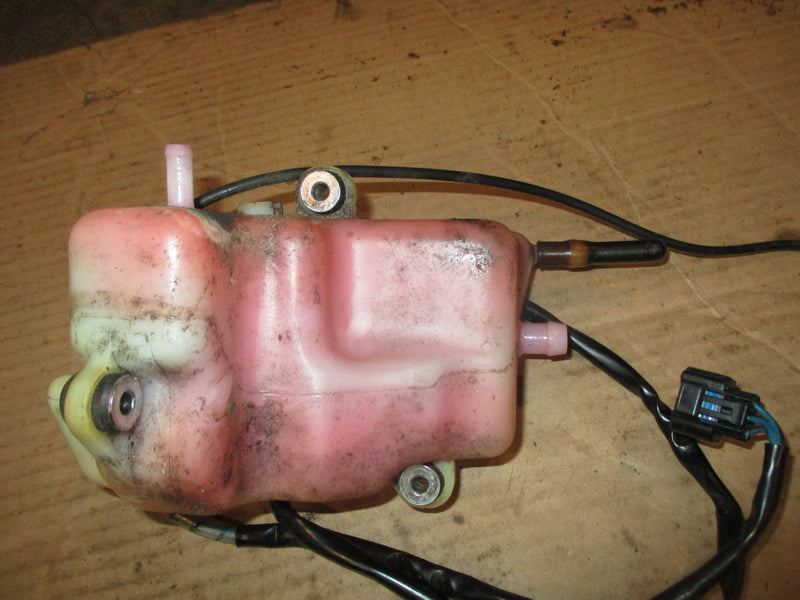 Yamaha 225hp 2 stroke Precision Blend outboard oil tank and sensor