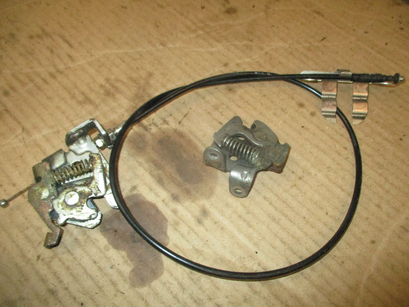 Yamaha 225hp 2 stroke Precision Blend outboard cowling latch set (6R3-42824)