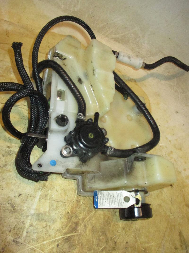 Evinrude Etec 25hp 2 stroke outboard oil tank and pump (5008994)