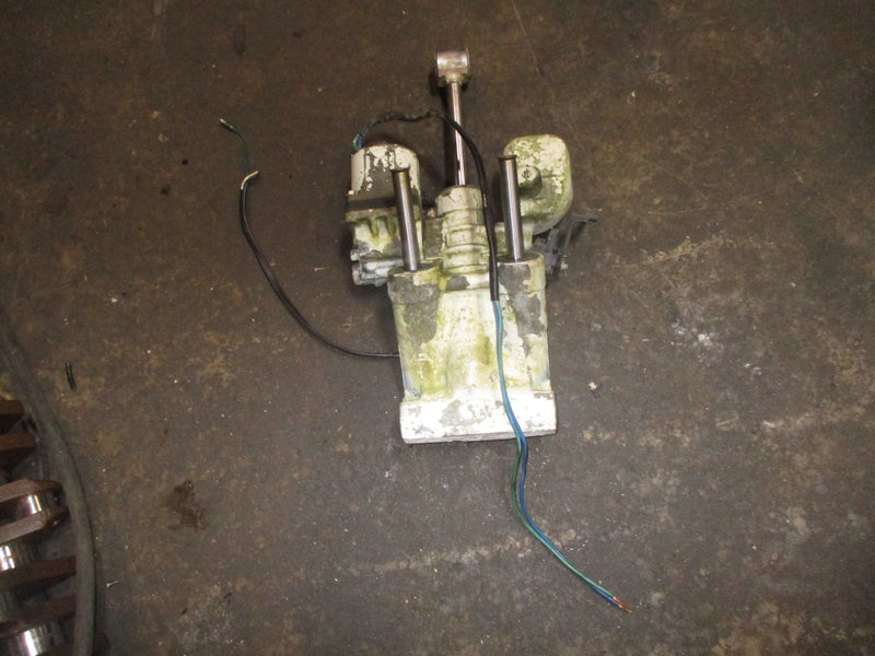 Johnson 50hp 3 cyl outboard tilt trim unit