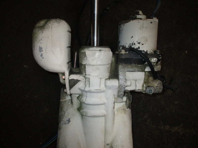 Johnson 50hp 3 cyl outboard tilt trim unit