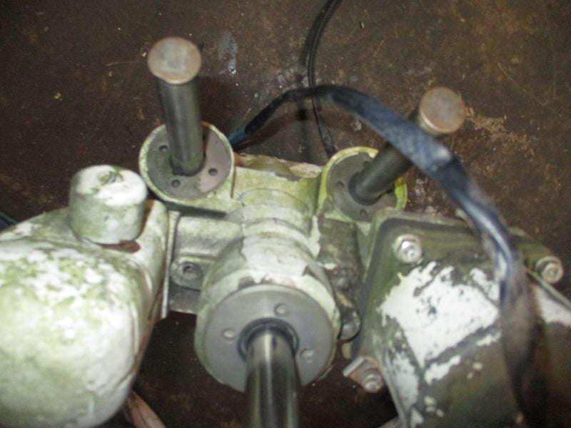Johnson 50hp 3 cyl outboard tilt trim unit