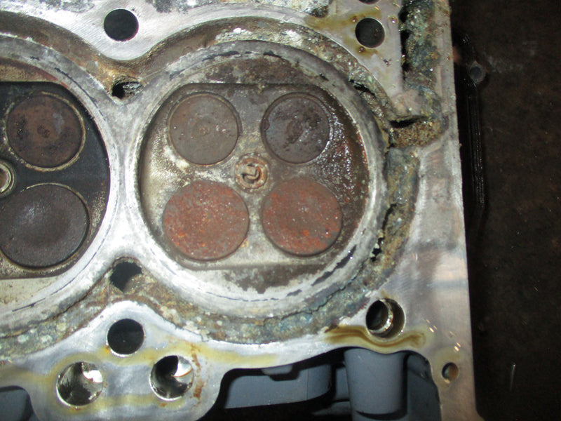 Suzuki DF90A 4 stroke outboard Cylinder head