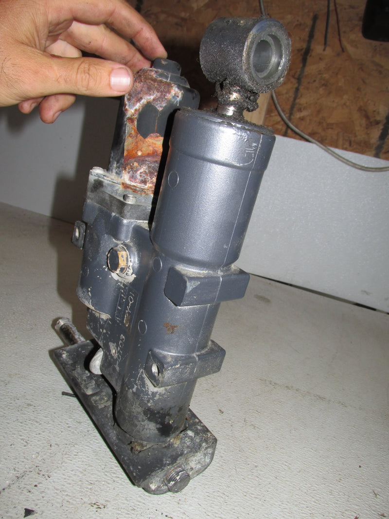 Yamaha 40hp 2 stroke Outboard Tilt Trim unit (62Y-o1)