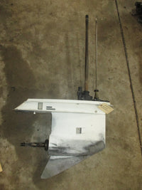 Load image into Gallery viewer, Johnson 115hp 2 stroke outboard 25 inch lower unit
