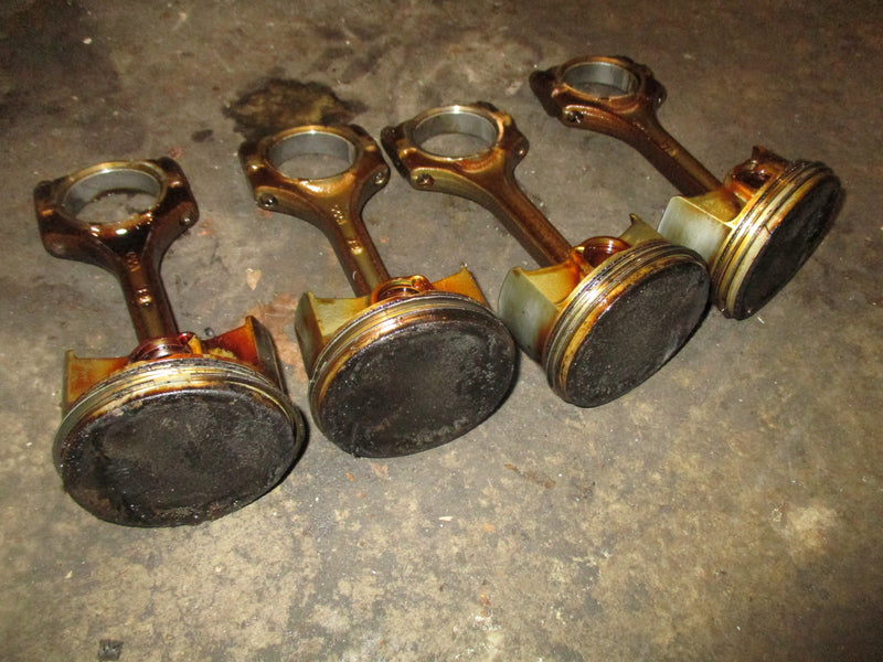 Honda BF150 outboard piston and rod set of 4 (13101-ZY6-000/13102-ZY6-000)