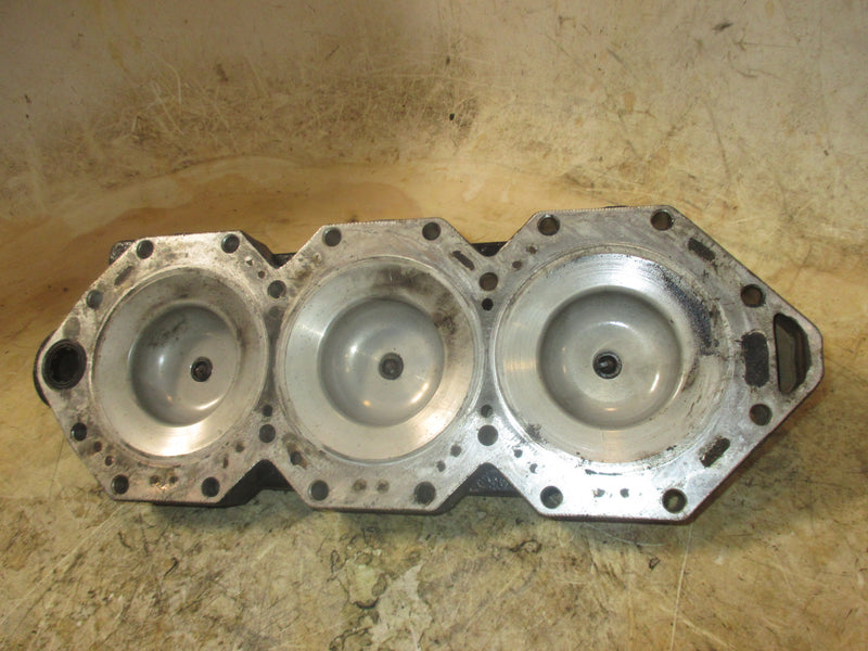 Johnson 115hp 2 stroke outboard cylinder head (335810)