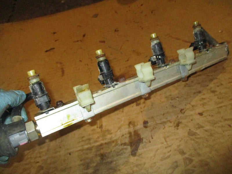 Honda BF150 outboard fuel rail and injector set (16621-ZY6-000)
