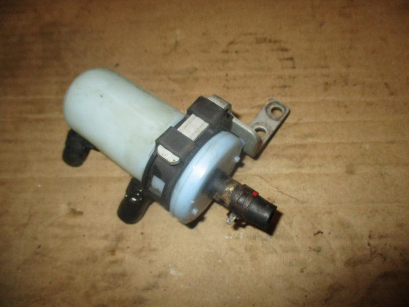 Suzuki DF90A 4 stroke outboard fuel filter 15410-87L00