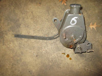 Load image into Gallery viewer, OMC I/O 4.3L/5.0L/5.7L power steering pump with upper and lower mounts
