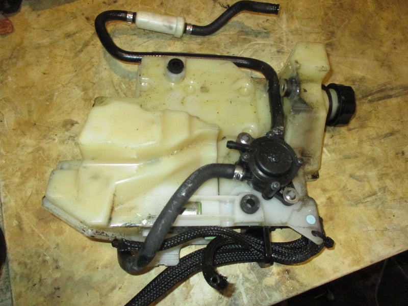 Evinrude ETEC 25hp outboard oil tank and pump (5008994)