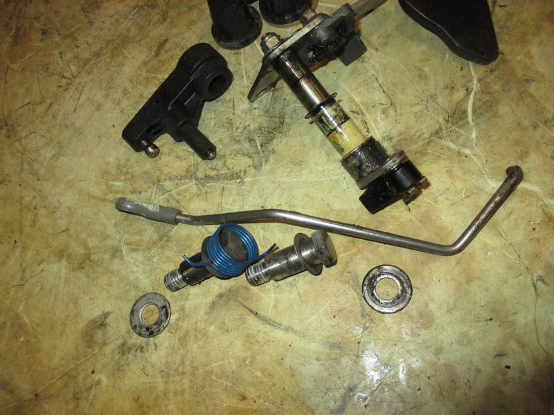 Evinrude ETEC 25hp outboard Miscellaneous hardware and bracket set