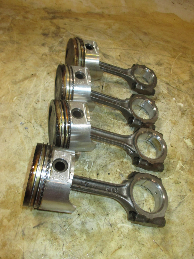 Suzuki DF70 70hp 4 Stroke Outboard Piston and rod set (12111-99E01)