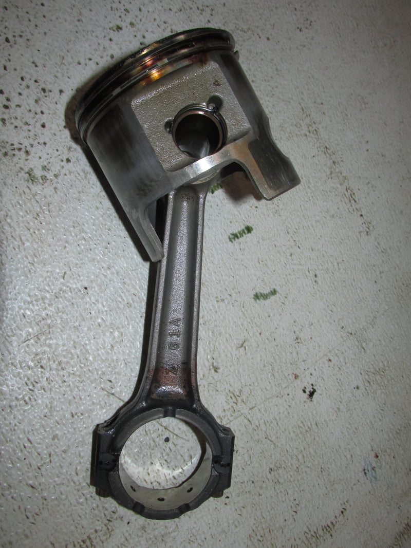 Yamaha Vmax HPDI 225hp outboard Starboard Piston And Rod