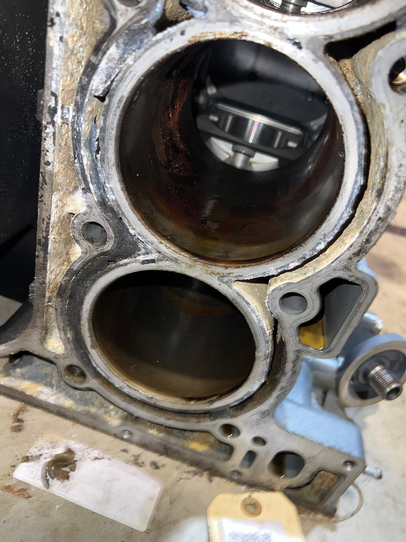 Suzuki DF150A 150hp Outboard Crankcase Block