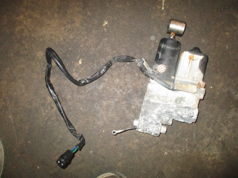 Honda BF 40-50 hp outboard tilt trim unit READ DESCRIPTION
