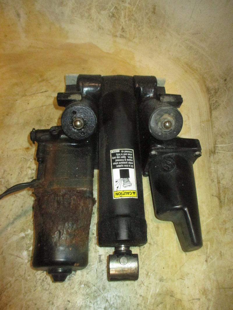 Mercury 150hp 2.5L 2 stroke outboard Tilt Trim Unit
