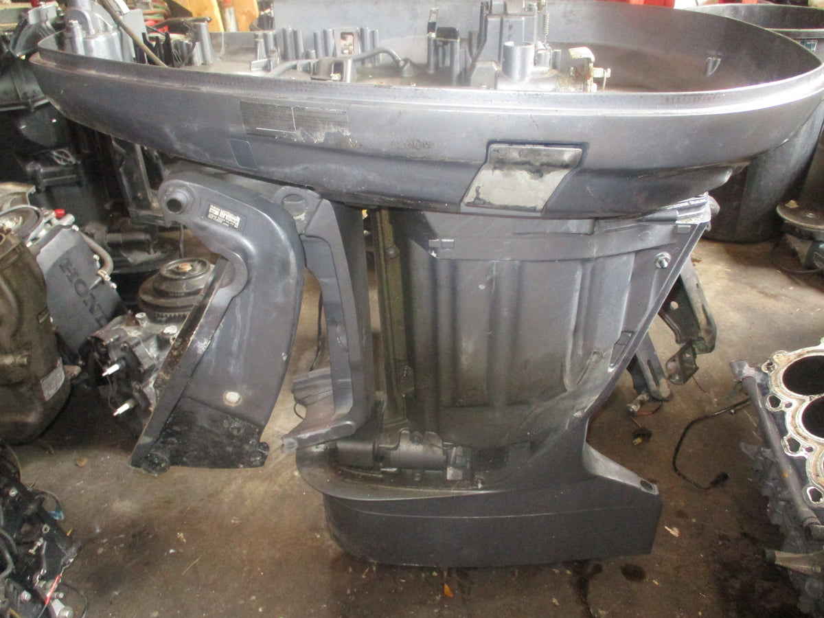 Yamaha 225hp 4 stroke outboard 30" mid section