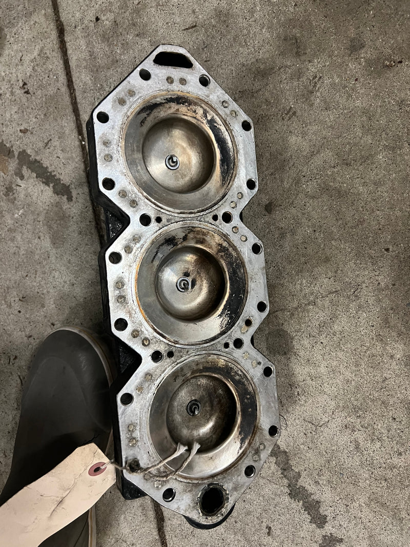 Johnson 150hp 2 stroke outboard cylinder head (337548) NO THERMOSTAT