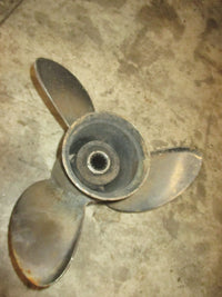 Load image into Gallery viewer, Johnson 90hp 60 degree 2 stroke outboard stainless steel propellor (389512)
