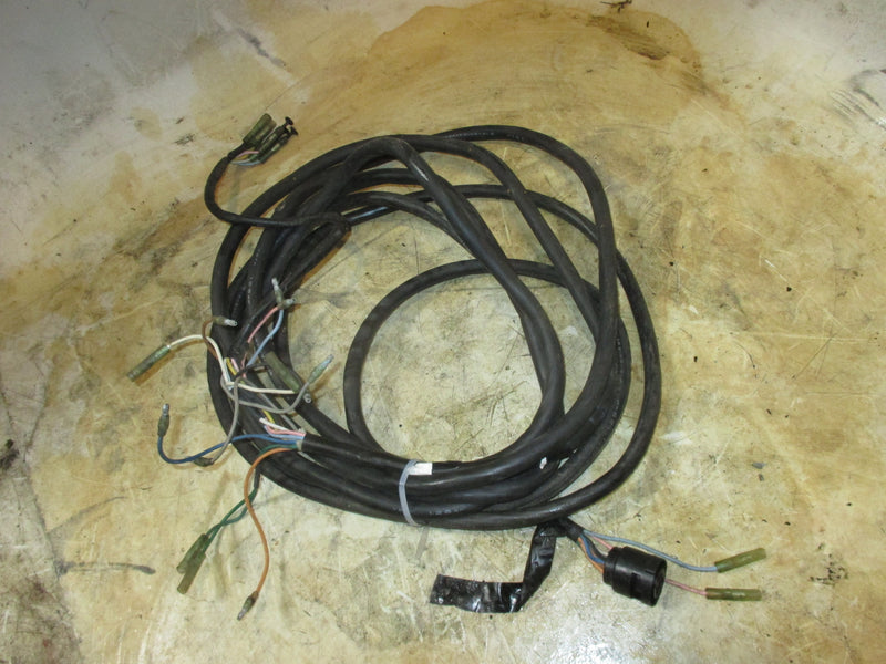Suzuki DF70 70hp 4 Stroke Outboard 20 ft. round black plug rigging harness