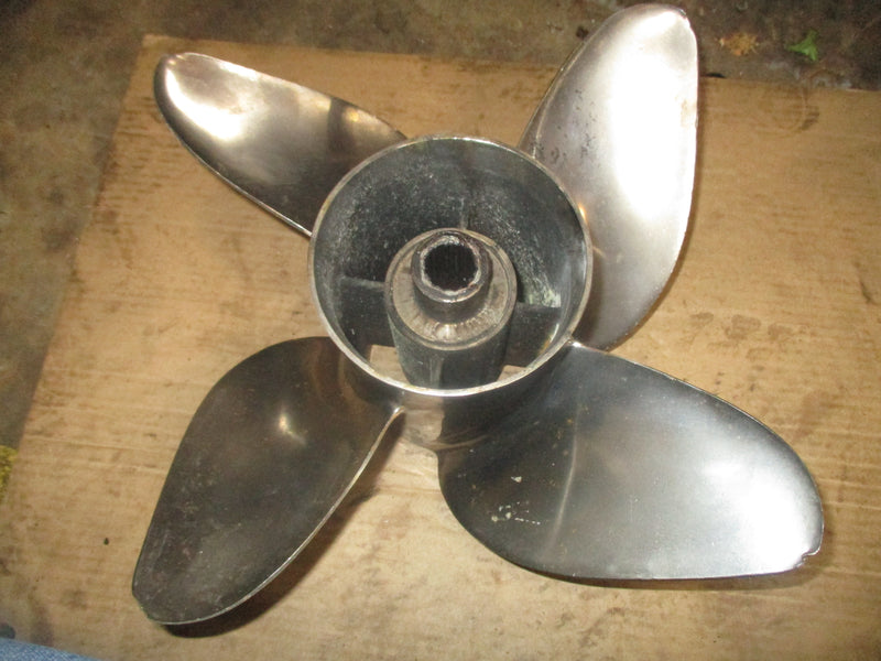 Evinrude ETEC 300hp outboard 4 blade Powertech propeller 0FX4R20PCL200