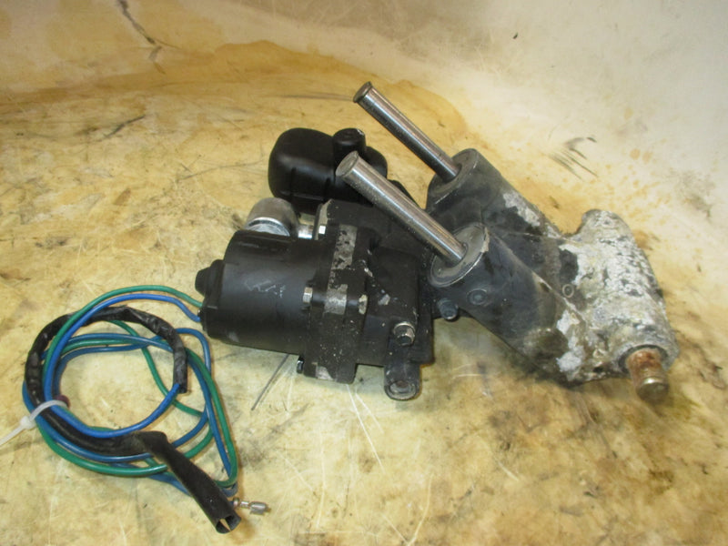 Evinrude 200hp ETEC H.O. tilt trim unit
