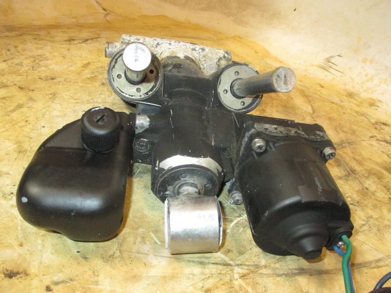 Evinrude 200hp ETEC H.O. tilt trim unit