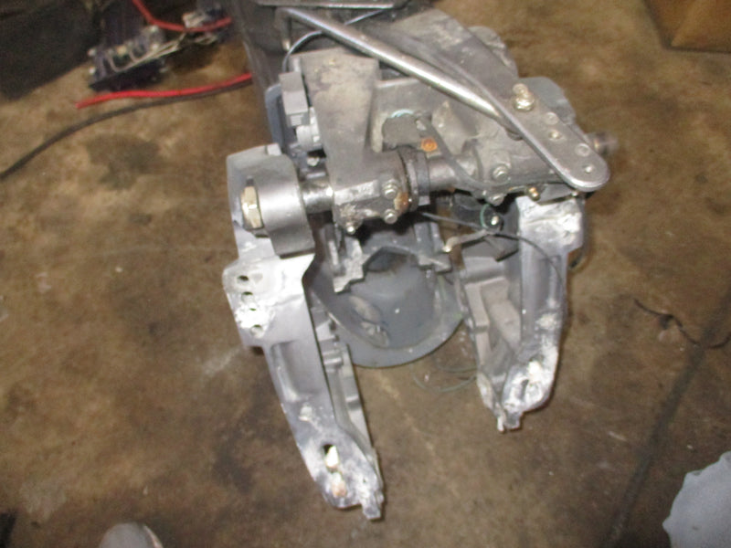 Johnson 200hp 2 stroke outboard 25" mid section