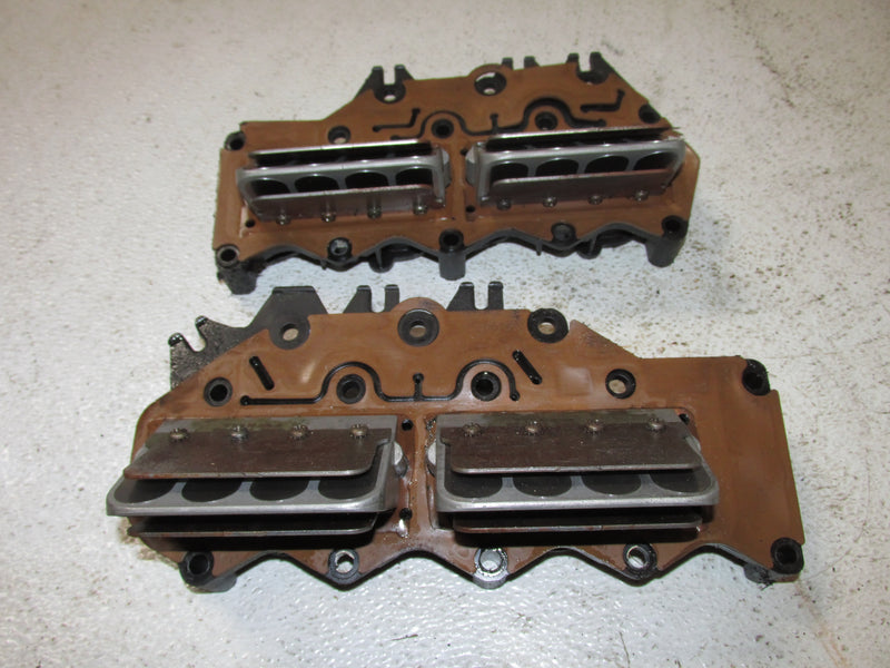 Johnson 90hp 60 Degree 2 Stroke Outboard Intake Manifold / Reeds (317739/436893)