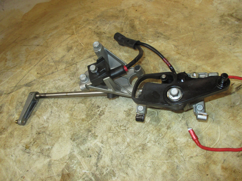 Yamaha 200hp 4 stroke outboard throttle bracket (69J-41661-00-94)